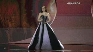 "Cuánto camino juntas, amiga de mi alma, te amo": Aitana Sánchez-Gijón recibe el Goya de Honor de una emocionada Maribel Verdú imagen-4