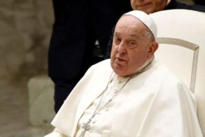 El papa Francisco sufrió una crisis respiratoria y su estado es crítico imagen-3