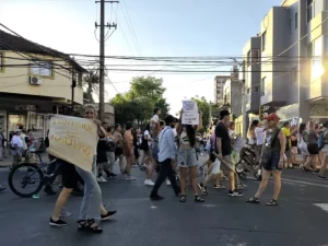 Marcha del colectivo LGBTIQ+ en Misiones: repudio a Milei y defensa de los derechos imagen-1