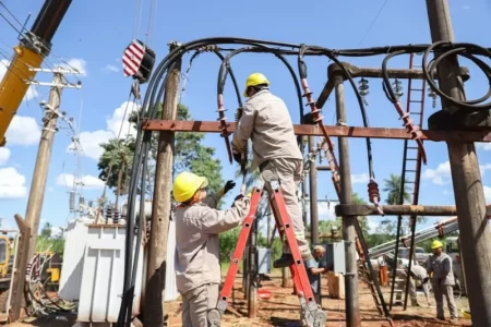 Corte de energía en Garupá: operarios trabajan para restablecer el servicio imagen-14