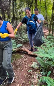 Jornada de limpieza de un sendero ecológico de Puerto Esperanza imagen-2