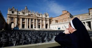 La salud del papa Francisco: tras la crisis respiratoria asmática, el pontífice pasó "una noche tranquila" imagen-2