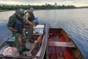 Exitoso operativo contra la pesca furtiva en el Lago Urugua-í: decomisan redes y embarcación imagen-1