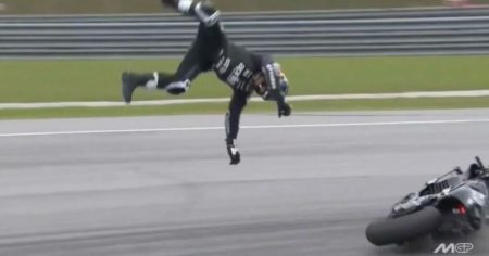 Impactante: el campeón de MotoGP vivió una durísima caída y sufrió diversas fracturas imagen-14