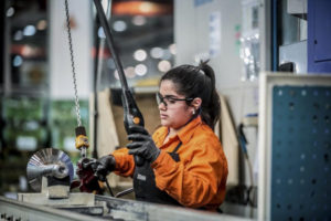 La industria se derrumbó 9,4% en 2024, pese a leve repunte en diciembre imagen-1