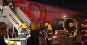 Un avión de pasajeros chocó con un vehículo antes de despegar en Brasil imagen-1