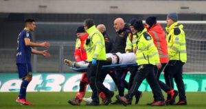 Moise Kean, goleador de Fiorentina y la Serie A, se desplomó en pleno partido y fue trasladado a un hospital imagen-3