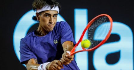 ATP 500 de Río de Janeiro: Francisco Comesaña dio el gran golpe y eliminó a Zeverev, número 2 del mundo, para meterse en semis imagen-18