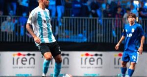 Jugó la Copa Potrero, la Kings League y, antes de debutar en la Copa Argentina, pidió botines por las redes: Ezequiel Cohen con Olé imagen-2