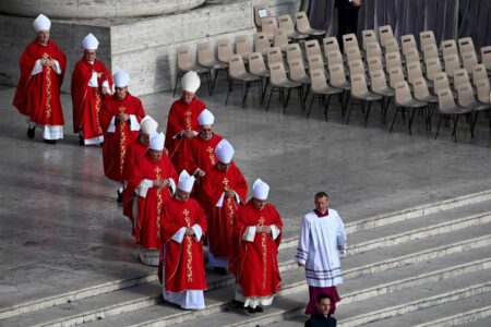 Un mundo imprevisible y alterado: el abismo que desafía al próximo papa imagen-8