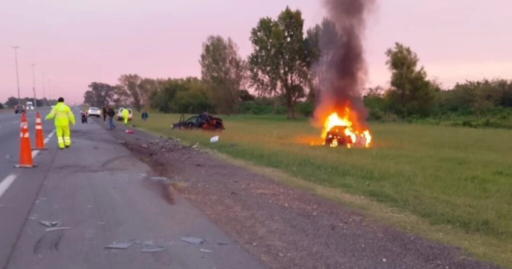 Tragedia en la autopista Buenos Aires-La Plata: lo chocó de atrás un conductor borracho y murió imagen-5