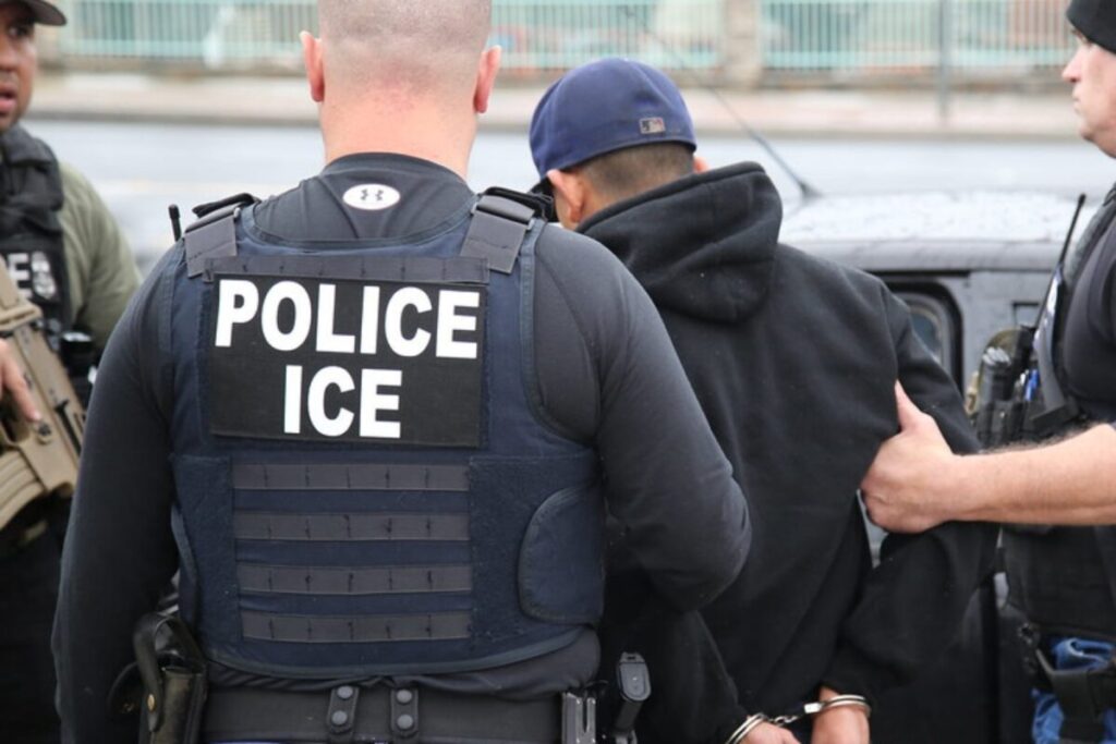 ICE lo confundió con un migrante y lo detuvo durante 10 días en Arizona: “Soy ciudadano, pero no me creyeron” imagen-5