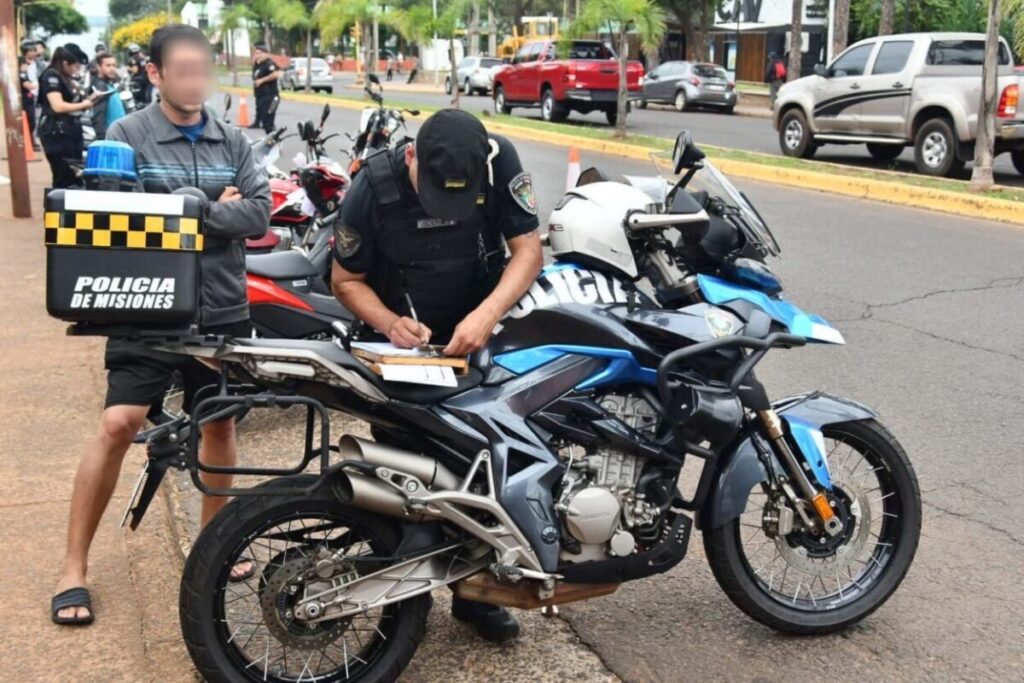 Secuestran 27 motocicletas en operativo de control policial en Posadas imagen-4