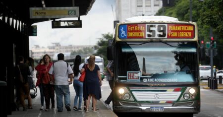 ¿Hay paro de colectivos en CABA este miércoles 30 de abril por la marcha de la CGT? imagen-12