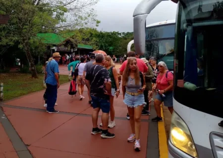 Gran afluencia de turistas desde temprano en Cataratas imagen-100