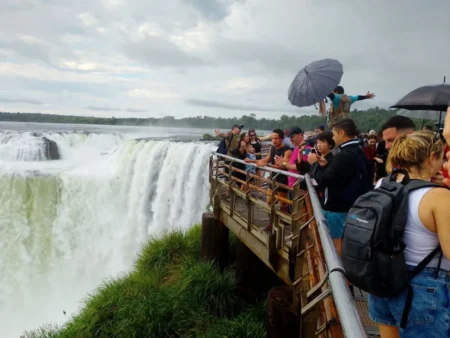 Cataratas recibió más de 22 mil visitantes en esta Semana Santa imagen-100
