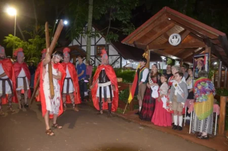 Oberá: la Semana Santa se vive a pleno en el Parque de las Naciones imagen-97