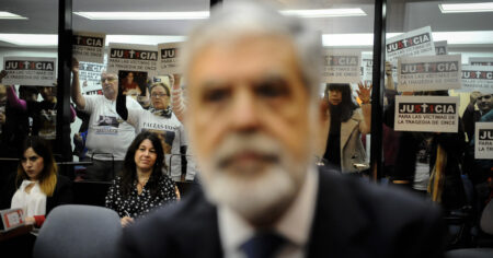 La Cámara de Casación le bajó casi dos años la pena de cárcel a Julio De Vido por la tragedia de Once imagen-6