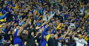 Boca vs Lanús: la Bombonera explotó por primera vez contra Riquelme e insultó a los jugadores y la comisión directiva imagen-4