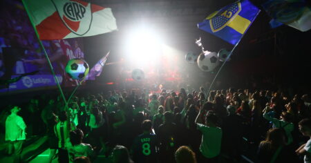 Hinchas volando por el aire, ex jugadores de River y Boca y famosos: así presentó Telefe su transmisión del Mundial de Clubes imagen-39