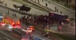 Graves incidentes entre hinchas de River y Platense: hubo corridas en General Paz y pedradas en Vicente López imagen-2