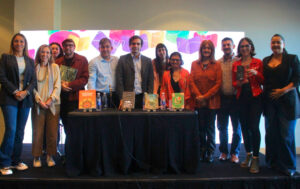 Reconocimiento a Rucker y Capaccio y presentación de los escritores que fueron a la FIDL imagen-2