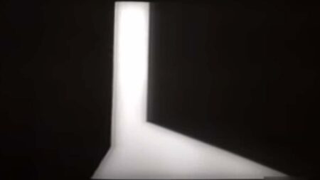 RTVE Play tiene escondidos 60 minutos sobresalientes de la ciencia ficción española: cuando los trasplantes se convirtieron en algo habitual imagen-7