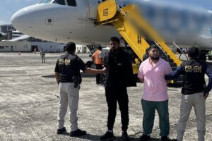 Son de Guatemala y cayeron en las manos del ICE: fueron deportados por cuentas pendientes en su país imagen-2