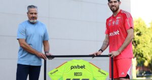 Rossi tras los balazos: homenaje y el deseo de seguir "por mucho tiempo" imagen-2