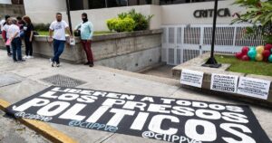 Aparece ahorcado en su celda un opositor preso en Venezuela y se reavivan las denuncias contra el régimen de Nicolás Maduro imagen-3