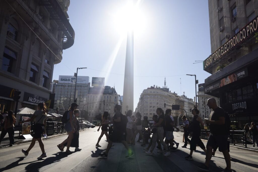 Alertan por “calor anómalo” en Buenos Aires: llega un fuerte aumento de temperaturas antes de las lluvias imagen-90