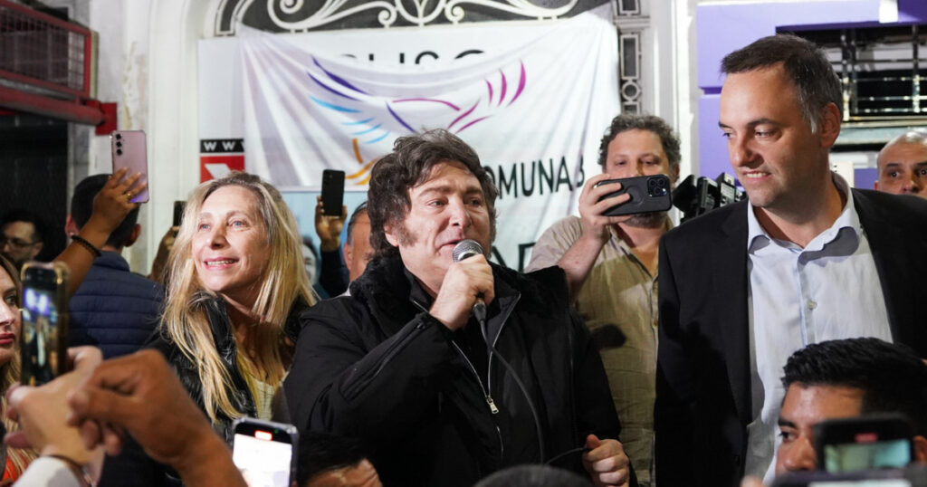 Entronización del Papa León XIV: por primera vez Milei hará un viaje oficial sin Karina, que se quedará en el país por la elección porteña imagen-105