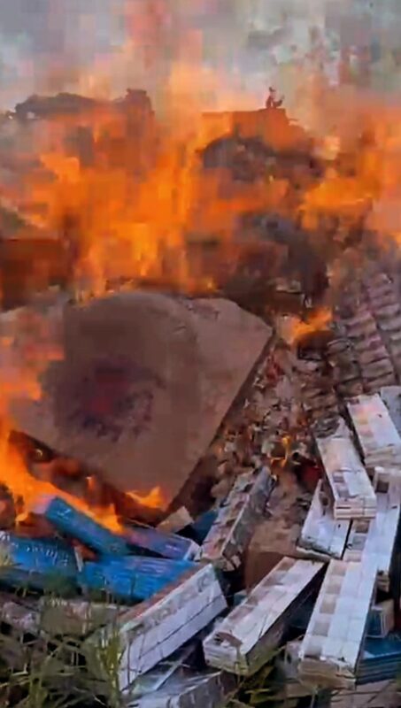 La Policía de Misiones destruyó casi un millón y medio de cigarrillos de contrabando incautados en Bernardo de Irigoyen imagen-5