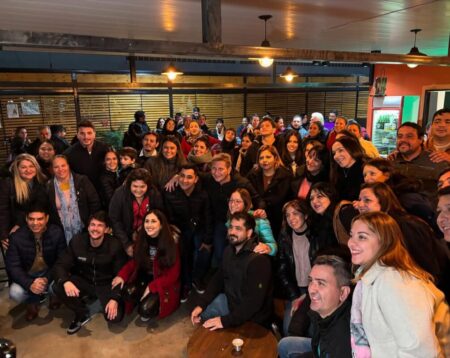 Multitudinario encuentro de Sebastián Macías y Paula Franco con jóvenes posadeños imagen-8
