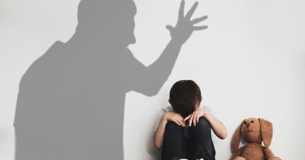 Conmoción por la muerte de un niño de 10 años: el director de la escuela lo castigó a golpes imagen-93