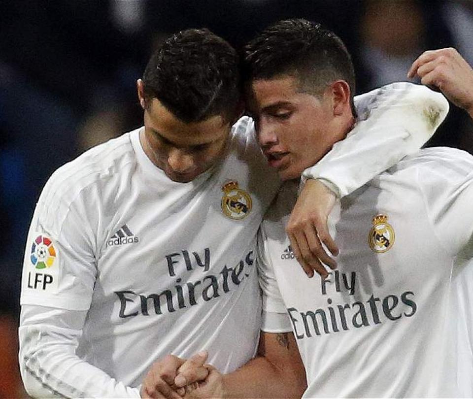 Todo tiempo pasado... así se ve golazo de Cristiano y James en anime imagen-43