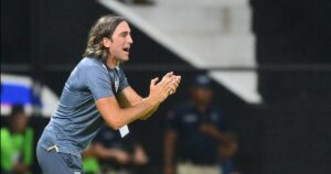 Luis Zubeldía es el único que se mantiene invicto en el Brasileirao imagen-3