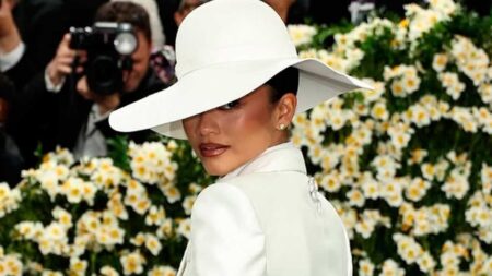 El tema de la Met Gala 2025 eran los trajes hechos a medida, pero Zendaya y Anna Sawai han acabado vistiendo lo mismo imagen-112