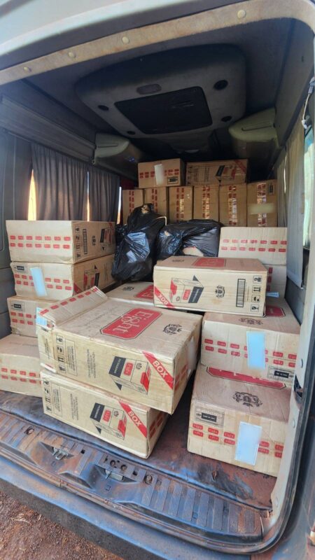 Circulaban con 78.250 paquetes de cigarrillos de contrabando imagen-11