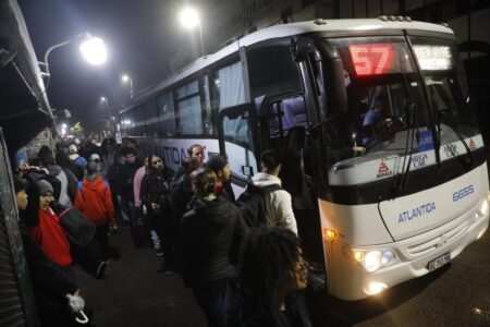Rige el paro de colectivos de la UTA: qué líneas no prestan servicios imagen-9