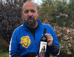 Un diputado de LLA sortea vinos a cambio de votar “el peor hecho de corrupción” en San Luis imagen-2