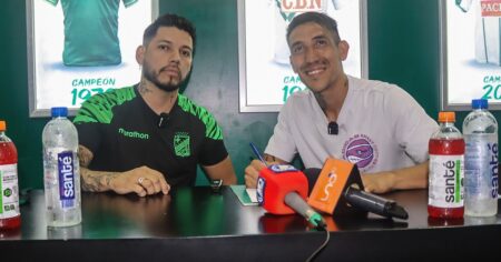 Bolivia: el club de Ricardo Centurión salió a desmentir un supuesto choque con su auto imagen-16