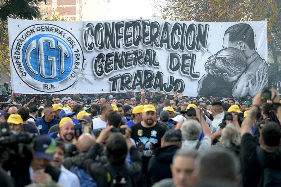 Con una multitudinaria marcha la CGT hizo oír sus reclamos al gobierno  imagen-96