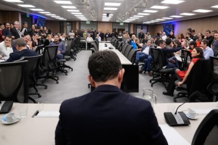 $LIBRA: gracias a los radicales con peluca, el Gobierno dilató el arranque de la comisión investigadora imagen-6