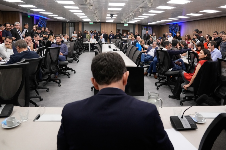 $LIBRA: gracias a los radicales con peluca, el Gobierno dilató el arranque de la comisión investigadora imagen-97