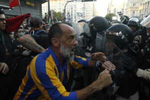 La Iglesia pide diálogo y que cese la represión a los jubilados imagen-1
