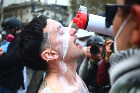 Jubilados vuelven a ser víctimas de la represión policial imagen-6