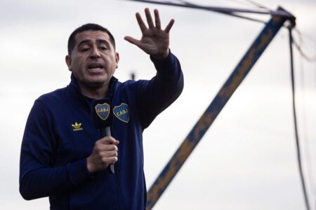 Riquelme respondió a los insultos racistas de Gabriel Anello: “Me tocó un color de piel normal” imagen-7