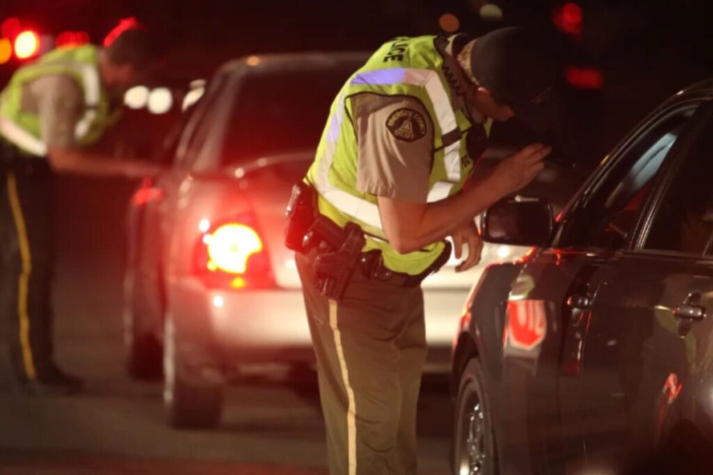 El famoso latino de Univisión que fue detenido en Florida por una grave infracción y podría perder su licencia imagen-3