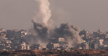 Bombardeo israelí mató a nueve de los 10 hijos de una médica en Gaza imagen-7